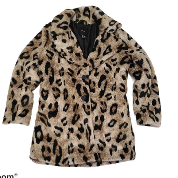 Forever 21 Faux Leopard jacket coat size m…